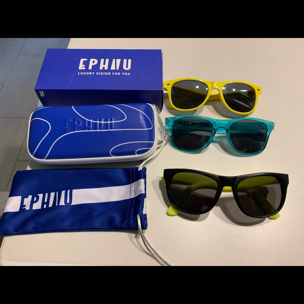 Sunglasses With The Holder Brand New 3 Choices